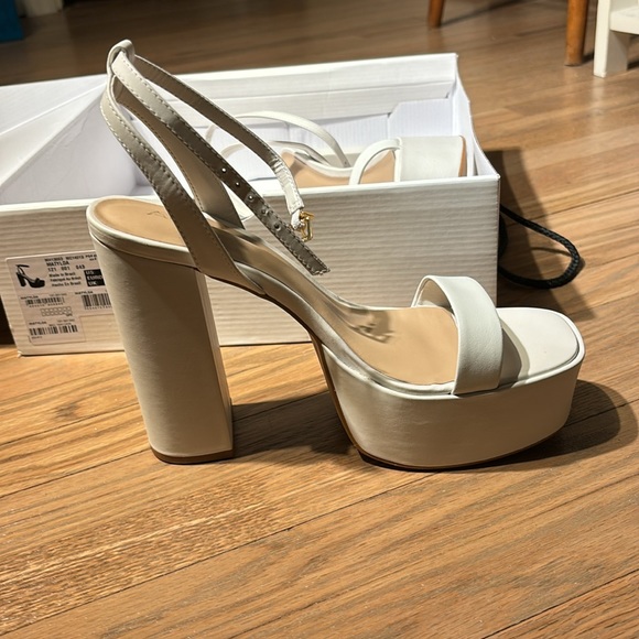 Aldo Matylda white platform heels. Size 7.5. Brand new, never worn - Picture 2 of 5